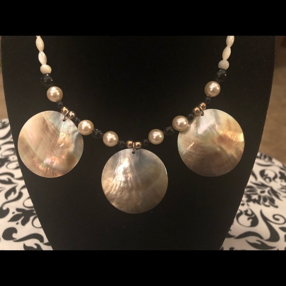 Shell necklace - Picture 5 of 6